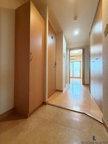 AXIS桜通内山の玄関