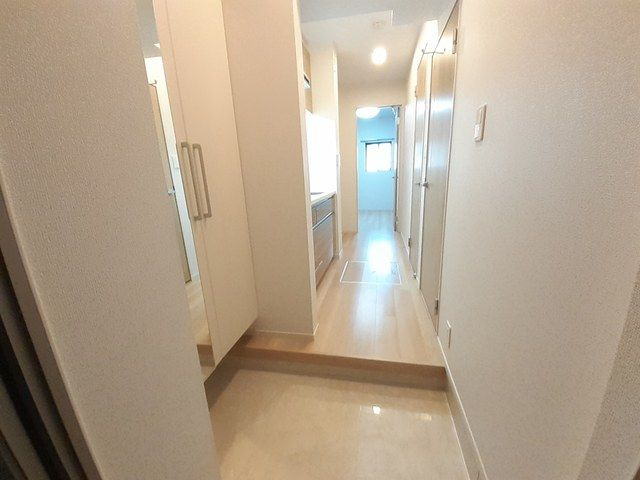 ハイツ　ユベーレンの玄関
