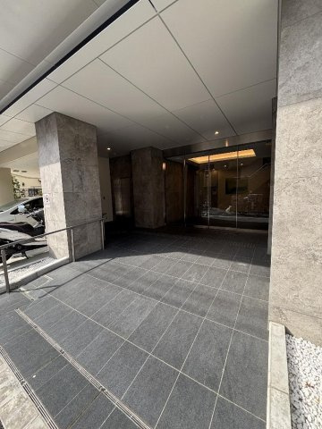 クレストコート世田谷松原のエントランス