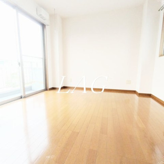 【居間・リビング】 | サンブリッジⅢ | 洋室のお部屋です。