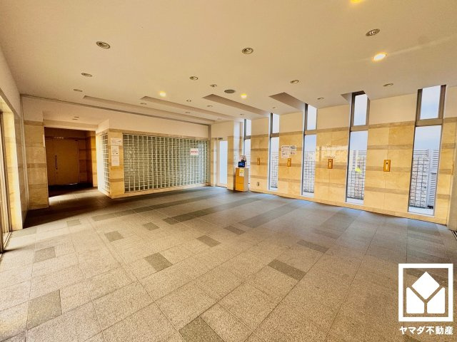 グラン・コート宇治槇島のロビー