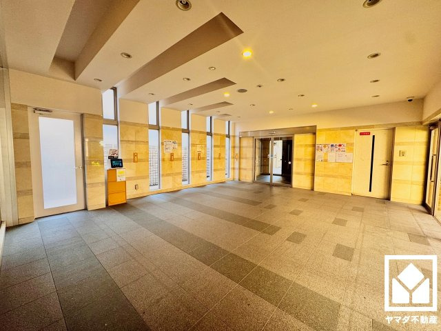 グラン・コート宇治槇島のロビー