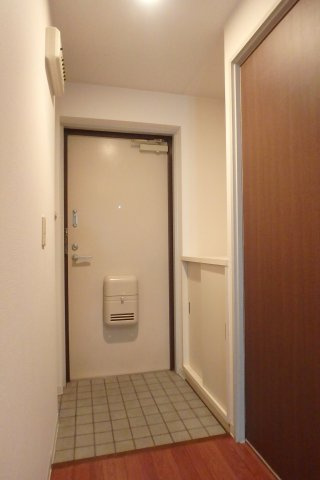コスモハイツの玄関