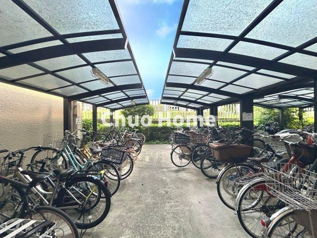 サニーハウス木場公園の駐輪場|【自転車置き場】最新の空き状況や費用などの詳細は担当スタッフまでお問い合わせください。