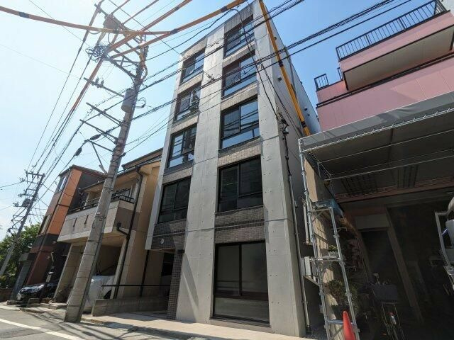 ブランドール坂下三丁目の外観
