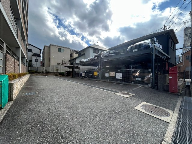 プレリオン豊中・中桜塚の駐車場
