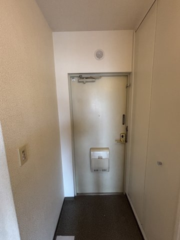 ファミーリェ二俣川の玄関