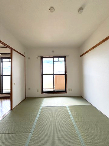 ファミーリェ二俣川の和室|※別号室の参考写真(現況優先・仕様違いの場合あり)