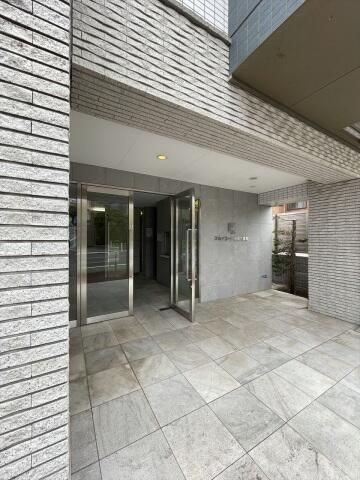スカイコート板橋弐番館のエントランス