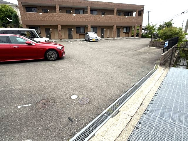 メゾンサクセスⅠの駐車場