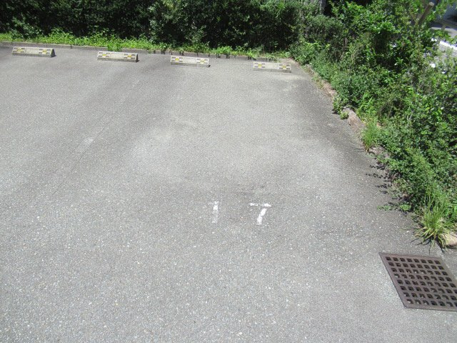 コージーコートの駐車場