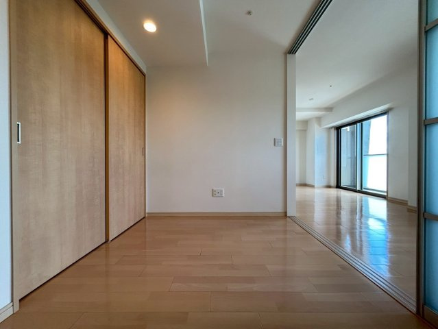 アンビエラ桃山台の洋室