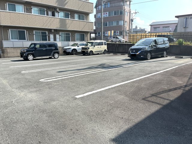 エル パティオの駐車場