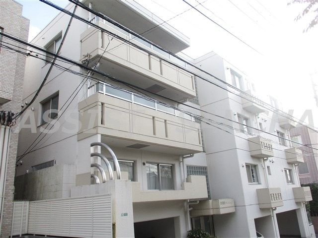 鉄飛坂マンションの外観
