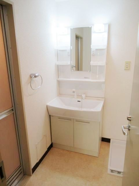 鉄飛坂マンションの独立洗面台