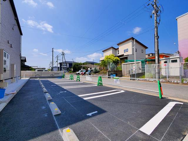 フォンテーヌの駐車場