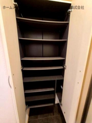 【玄関】 | ヴィラージュ | ※イメージ　同物件別号室の写真