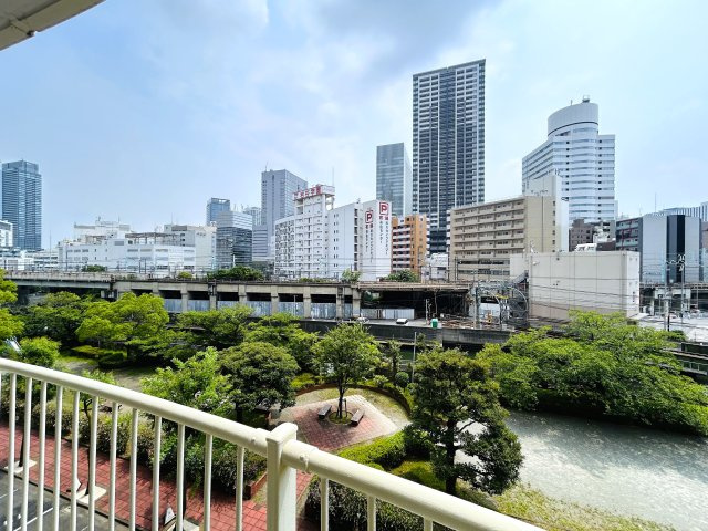 横浜駅から歩いて７分ですって！横浜駅が最寄りって、神奈川の最上級って感じがします！みなとみらいとはちょっと違うヨコハマって感じがちょっとイイ！！『パークハイツ横浜』リノベーションの展望