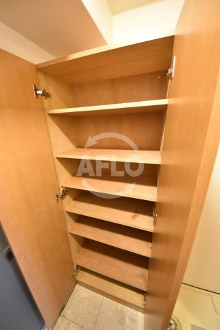 エスティライフ梅田新道の収納|エスティライフ梅田新道　シューズボックス