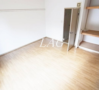 【居間・リビング】 | サニーコート | 洋室のお部屋です。