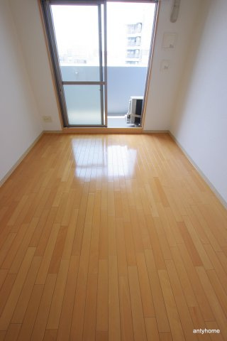 エスリード野田阪神駅前　仲介手数料無料の洋室
