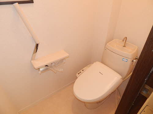 マルセイユ西町のトイレ|落ち着いたトイレです※別号室のお写真になります。