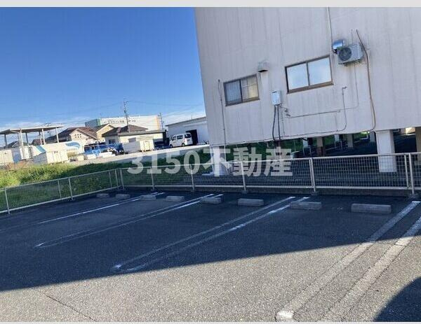 DEAR　COURTの駐車場