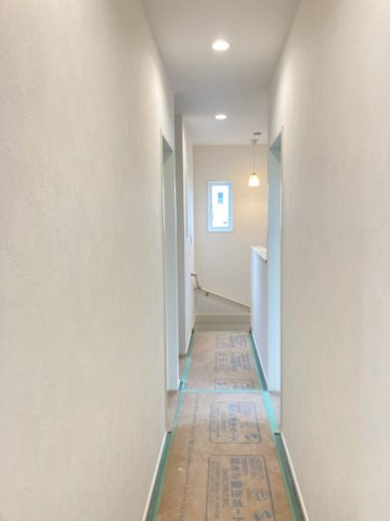 タマタウン森松　2号棟の玄関
