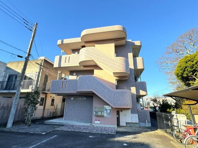 フロレスタの外観