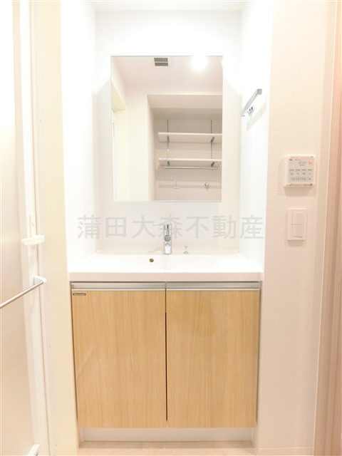 ドゥーエ梅屋敷の洗面所|洗面脱衣所　独立洗面台　