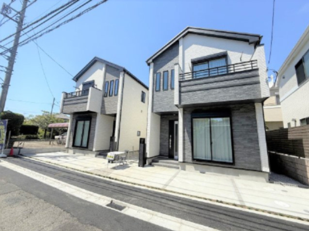 【外観】 | 【仲介手数料２２０万円が無料！】■４ＬＤＫ＋車庫■バス停まで２分■長期優良認定住宅■ＺＥＨ水準 | 施工例
【諸費用２２０万円ＯＦＦ！】
決算特別キャンペーン！
家計応援サービスの限界に挑戦中！
■耐震性能など住宅性能評価６項目で最高評価
■ＺＥＨ水準（エコ住宅）
■モデルハウス見学可

