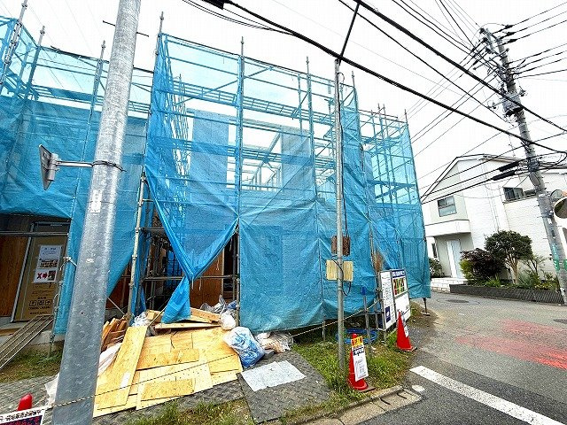 【外観】 | 【仲介手数料２２０万円が無料！】■４ＬＤＫ＋車庫■バス停まで２分■長期優良認定住宅■ＺＥＨ水準 | 決算特別キャンペーン！
家計応援サービスの限界に挑戦中！
「物件概要」の「諸費用」欄をご覧下さい！
■耐震性能など住宅性能評価６項目で最高評価
■ＺＥＨ水準（エコ住宅）
■モデルハウス見学可
