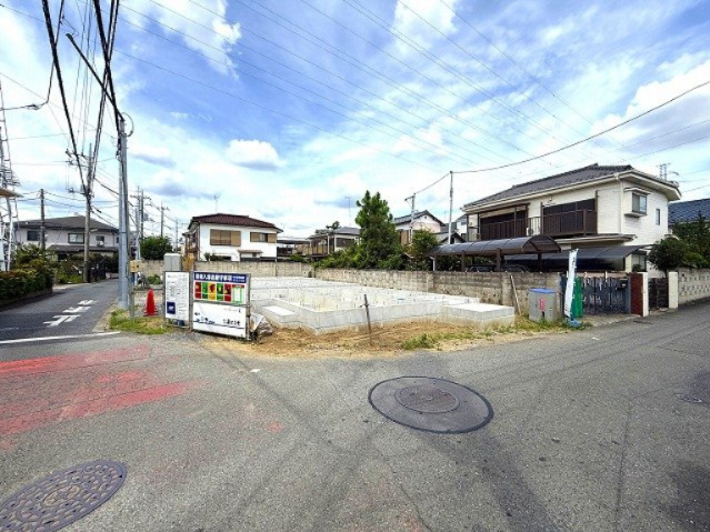 【外観】 | 【仲介手数料２２０万円が無料！】■４ＬＤＫ＋車庫■バス停まで２分■長期優良認定住宅■ＺＥＨ水準 | 【諸費用２２０万円ＯＦＦ！】
決算特別キャンペーン！
家計応援サービスの限界に挑戦中！
■耐震性能など住宅性能評価６項目で最高評価
■ＺＥＨ水準（エコ住宅）
■モデルハウス見学可
