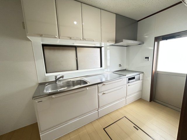 駿河区桃園町中古住宅のキッチン