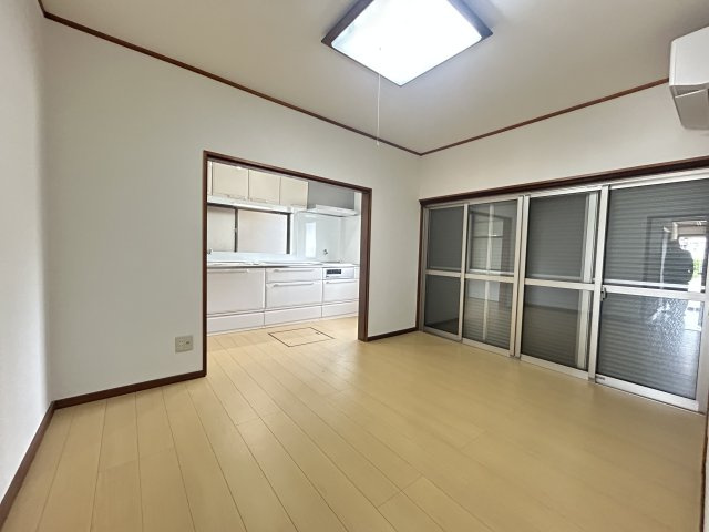 駿河区桃園町中古住宅の洋室