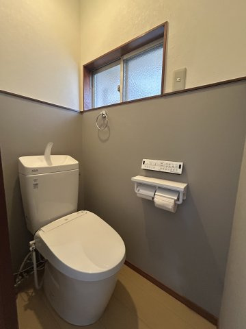 駿河区桃園町中古住宅のトイレ