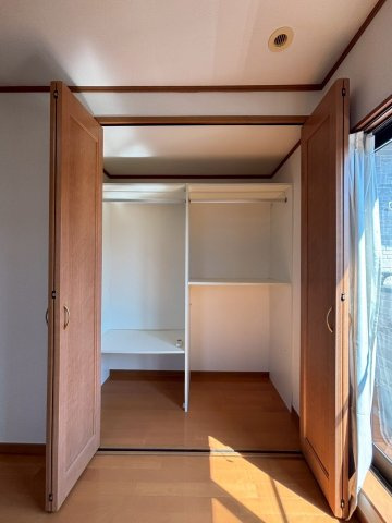 東羽衣４丁目貸家の収納
