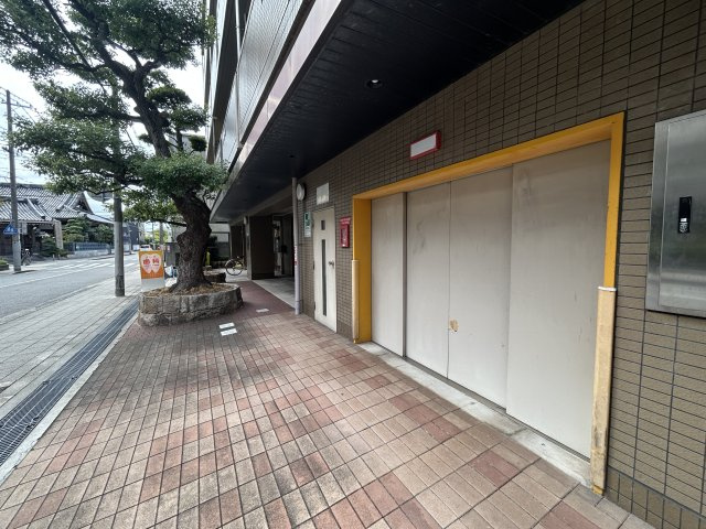甲子園ガーデンハウスの駐車場