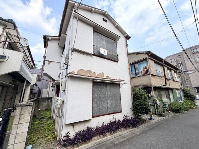 板橋区徳丸2丁目　8m間口×整形地　建築条件付　全1区画の前面道路含む現地写真|2026年7月撮影　古屋あり