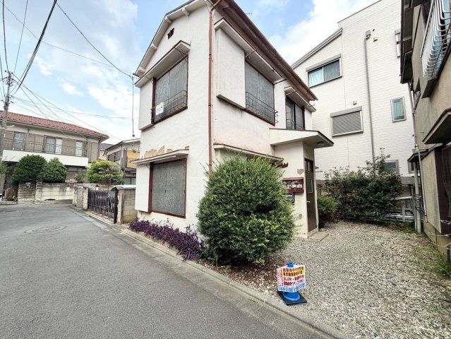 板橋区徳丸2丁目　8m間口×整形地　建築条件付　全1区画の前面道路含む現地写真|2026年7月撮影　古屋あり