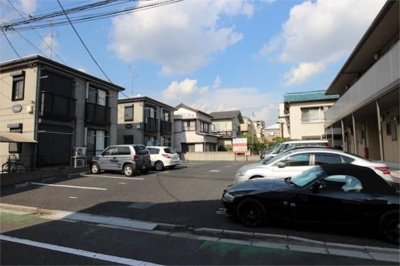 【駐車場】 | レアルコート１ | 車をお持ちの方に嬉しい駐車場付きの物件です