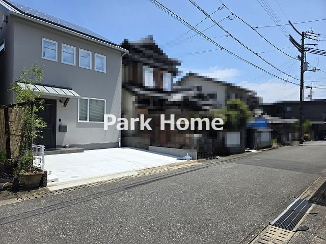 高知市朝倉甲　新築戸建ての前面道路含む現地写真