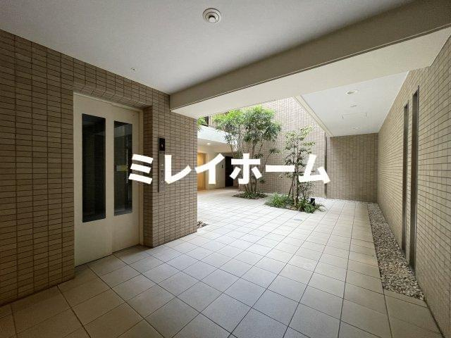 ガーデン萩中のロビー