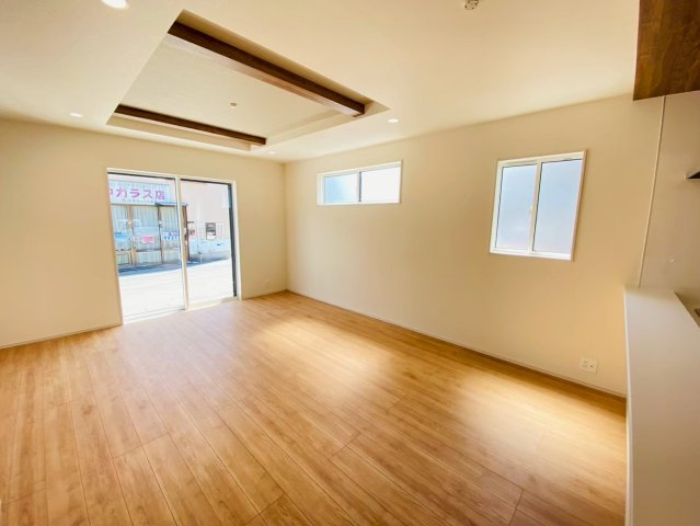 ブルーミングガーデン／東区下江津2丁目／2号棟の居間・リビング|※写真は同仕様・同タイプの施工例です。実際とは異なる場合があります。
