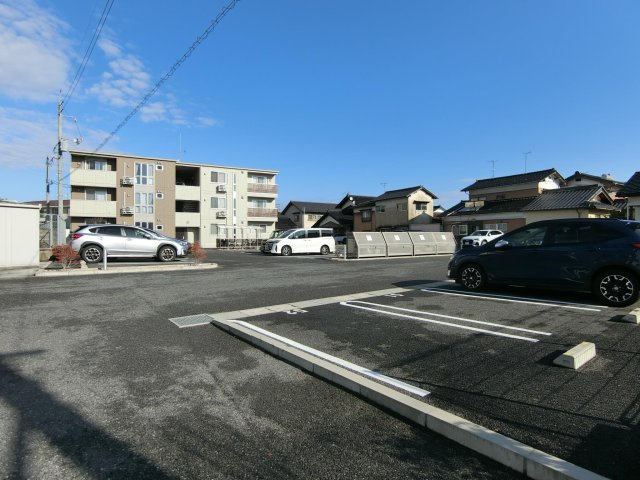 ライフステージ　B棟の駐車場