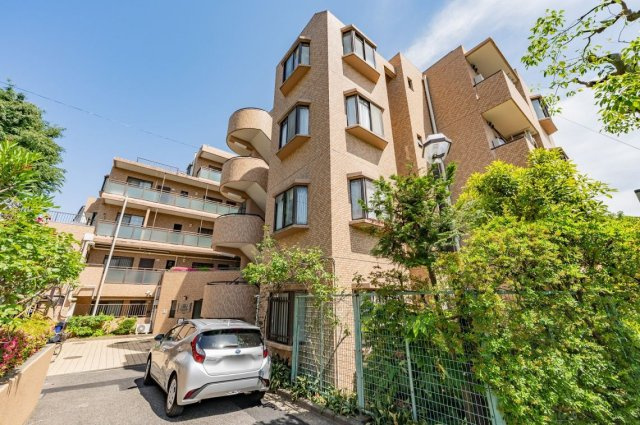 ライオンズマンション赤羽西の外観|耐震基準適合マンション、ライオンズマンション赤羽西は即日現地案内可能となっておりますので、お気軽にお問い合わせください！