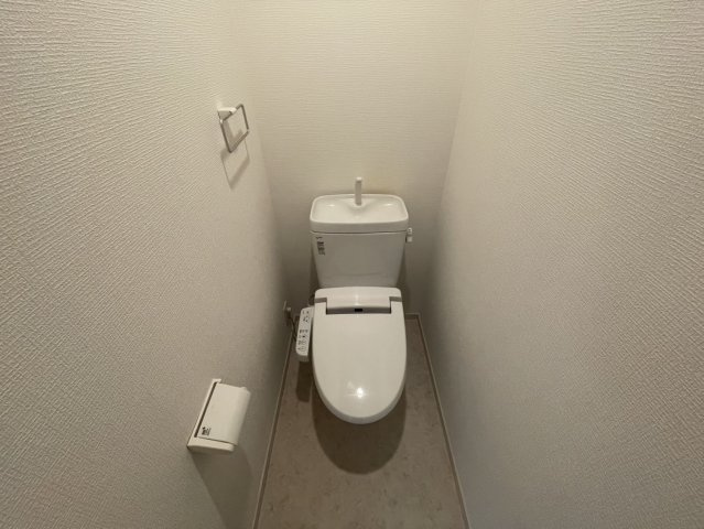 KTIレジデンス魚崎のトイレ|同物件別部屋写真