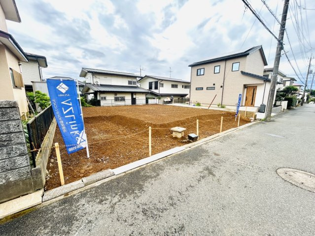 AZ四街道市栗山の前面道路含む現地写真