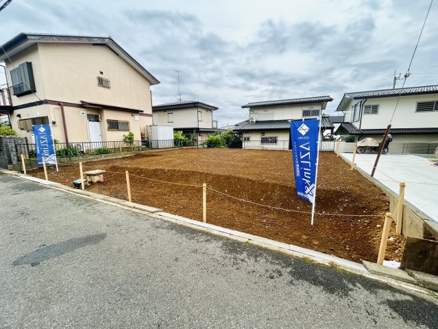 AZ四街道市栗山の前面道路含む現地写真