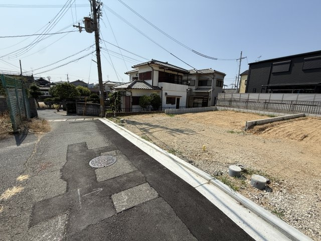 リーブルガーデン堺市東区高松４期の前面道路含む現地写真